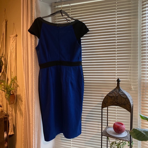 Black and Blue Dress. Size 10 - Picture 3 of 4